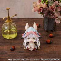 Made in Abyss: The Golden City of the Scorching Sun - Nanachi Look Up Series Figure (With Gift) image number 7